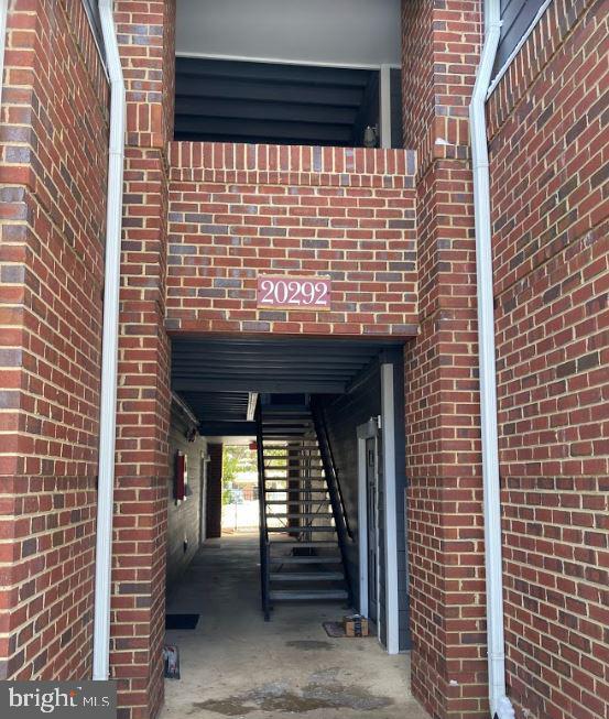 20292 Beechwood Terrace-Unit -201 in Ashburn, VA - Building Photo