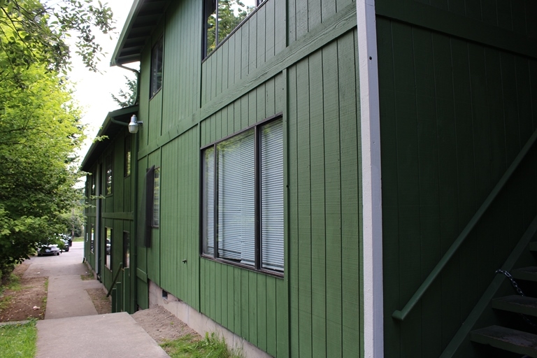 Pacific Park Apartments in Burien, WA - Building Photo