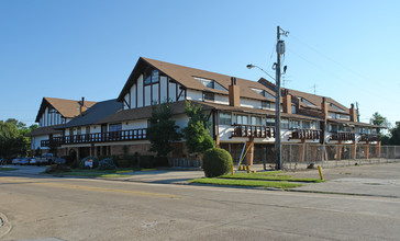 2305 Cleary Ave in Metairie, LA - Building Photo - Building Photo