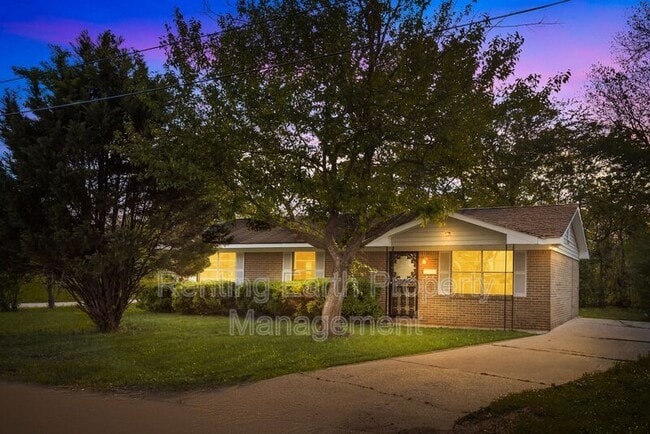 property at 1322 Frisco St