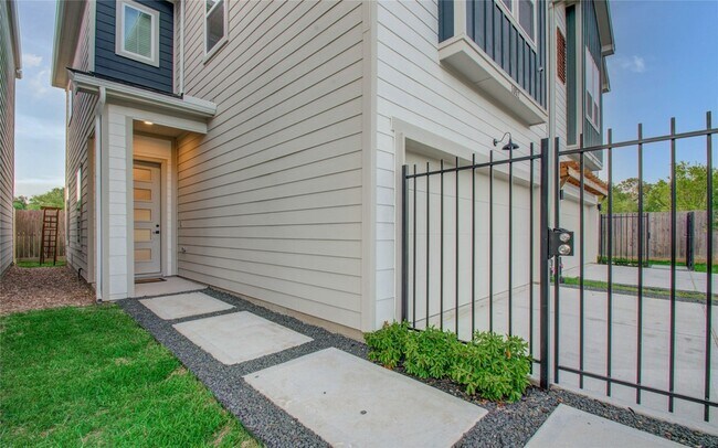 1052 Mansfield St in Houston, TX - Building Photo - Building Photo