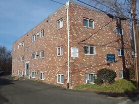 Maple Lane Apartments in Philadelphia, PA - Building Photo