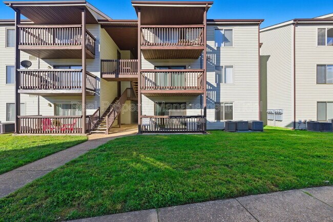 302 Wells Ct in Hampton, VA - Building Photo - Building Photo