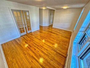 67-25 Dartmouth St in Queens, NY - Building Photo - Building Photo