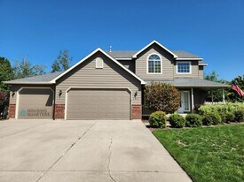 2804 W Rogers Ct in Spokane, WA - Building Photo