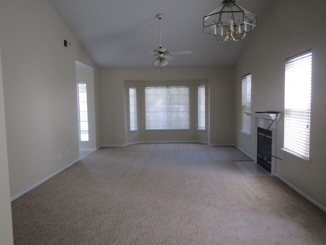 1824 Gettysburg Ave in Clovis, CA - Building Photo - Building Photo