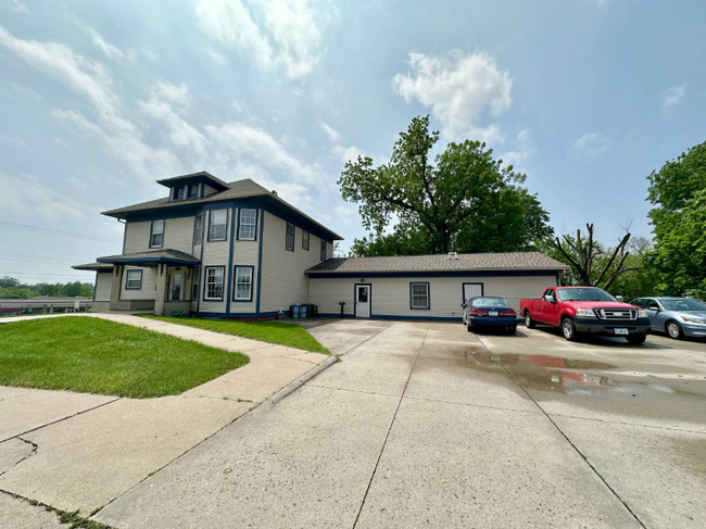 1422 1st Ave E in Des Moines, IA - Foto de edificio - Building Photo