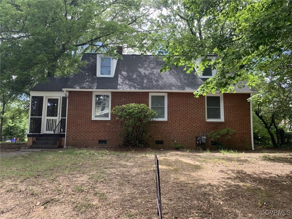 3324 Meadowbridge Rd in Richmond, VA - Building Photo