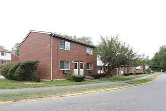 Saybrook Apartments in Middletown, CT - Building Photo - Building Photo