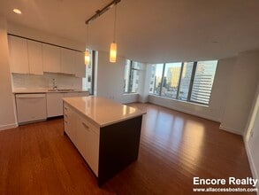 120 Kingston St, Unit 1805 in Boston, MA - Building Photo - Building Photo