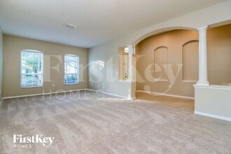 35120 Deerfield Oaks Dr in Zephyrhills, FL - Building Photo - Building Photo