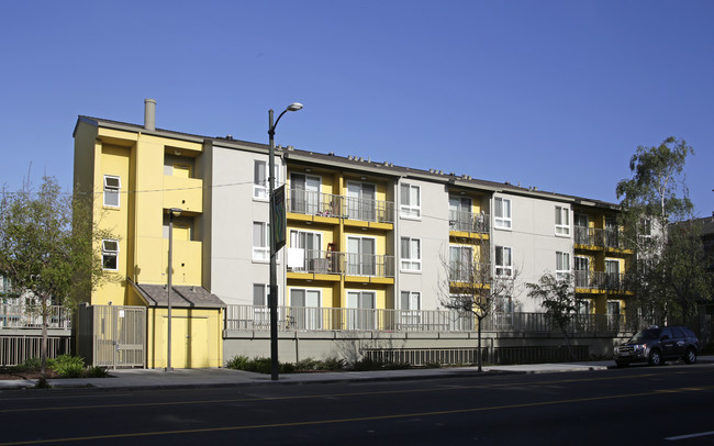 Keller Plaza in Oakland, CA - Building Photo - Building Photo