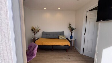 1779 St Helena St in Seaside, CA - Foto de edificio - Building Photo