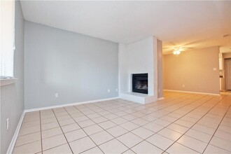 8401 Colony Loop Dr in Austin, TX - Building Photo - Building Photo