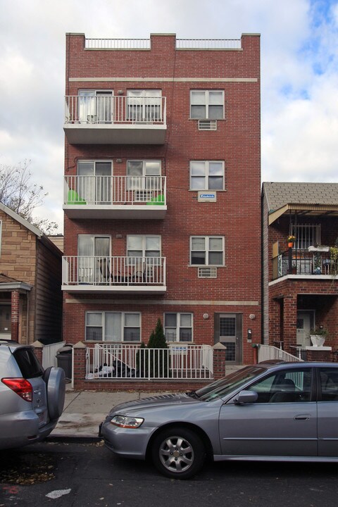 30-22 32nd St in Long Island City, NY - Foto de edificio