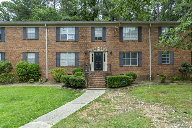 2200 Montreat Cir in Vestavia Hills, AL - Building Photo - Building Photo