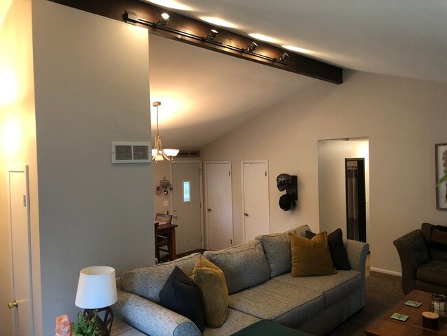 202 N 110th St in Wauwatosa, WI - Building Photo - Building Photo