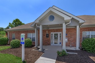 Lansing Heights Townhomes in Lansing, KS - Building Photo - Building Photo