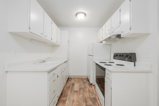 Westside Estates in Tacoma, WA - Foto de edificio - Interior Photo