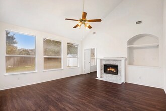 301 Londonderry Ln in Mansfield, TX - Building Photo - Building Photo