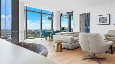 2901 Collins Ave in Miami Beach, FL - Building Photo - Building Photo
