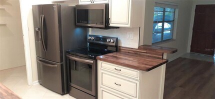 1429 Lake Highland Dr in Orlando, FL - Building Photo - Building Photo