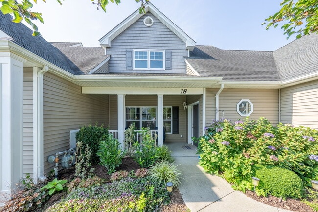 property at 18 Kennsington Ct