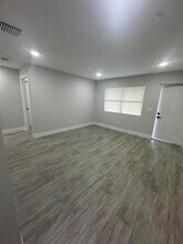 2590 Hayden Dr, Unit 2 in Palm Springs, FL - Building Photo - Building Photo