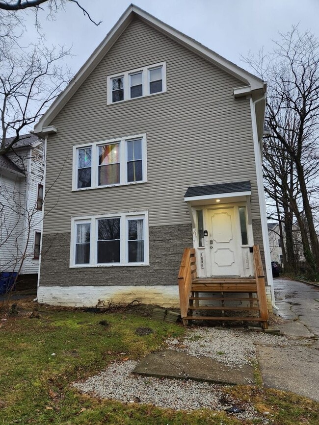 property at 1856 Lampson Rd