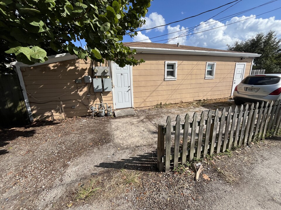 701 N J St, Unit C in Lake Worth Beach, FL - Foto de edificio