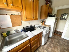1933 Commonwealth Ave, Unit 17 in Boston, MA - Building Photo - Building Photo