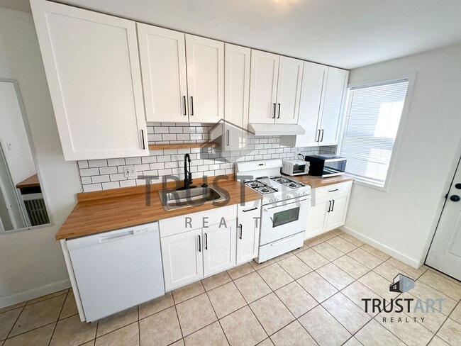 2834 E Venango St in Philadelphia, PA - Building Photo - Building Photo