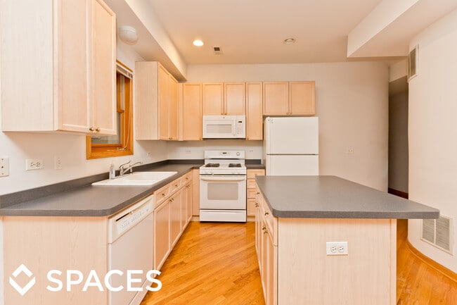 2715 N Wayne Ave, Unit 1S in Chicago, IL - Building Photo - Building Photo