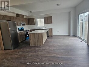 8 Bradden Cres in Belleville, ON - Building Photo - Building Photo