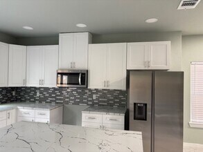 161 S 10th St in Conroe, TX - Building Photo - Building Photo