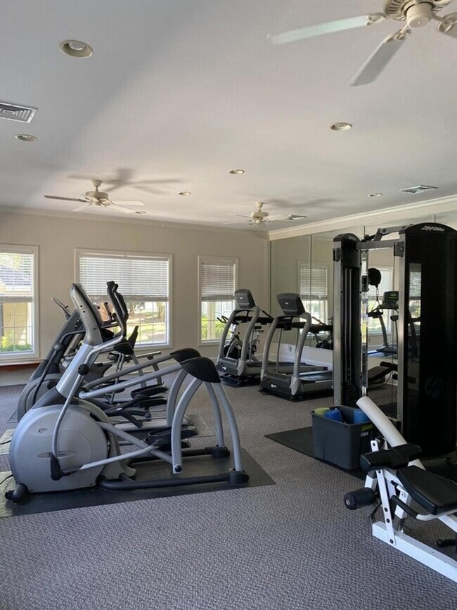 1600 Long Grove Dr in Mount Pleasant, SC - Building Photo - Building Photo