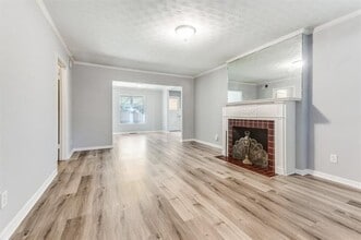 5016 W Mockingbird Ln in Dallas, TX - Building Photo - Building Photo