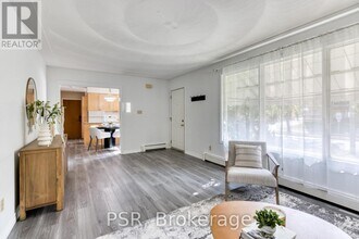 80 Westwood Dr in Kitchener, ON - Building Photo - Building Photo