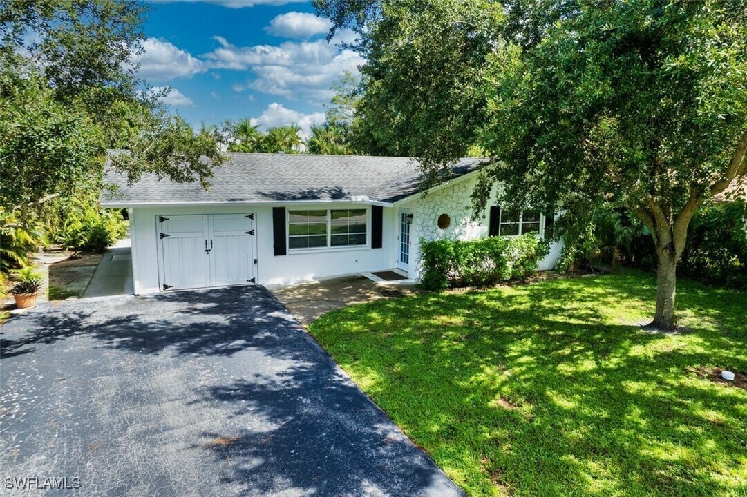 4459 Flamingo Dr in Naples, FL - Building Photo