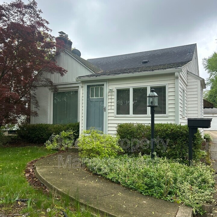 1771 Warwick Rd SE in Grand Rapids, MI - Building Photo