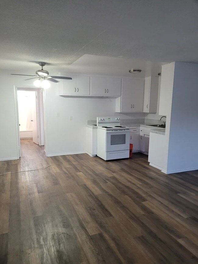 11811 Old River School Rd