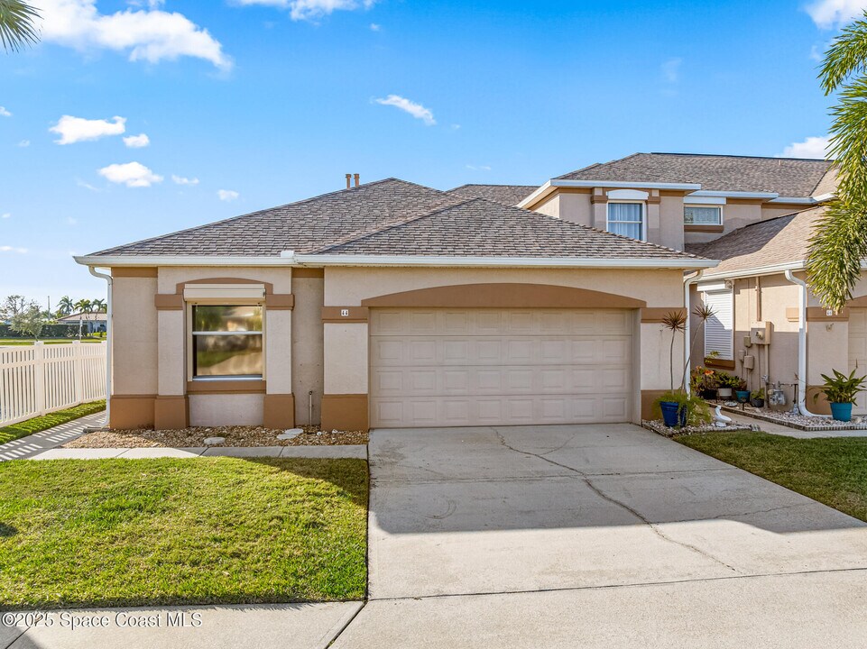 44 Sorrento Ct in Satellite Beach, FL - Building Photo