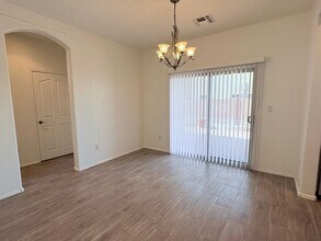 1680 W Green Thicket Way in Tucson, AZ - Building Photo - Building Photo