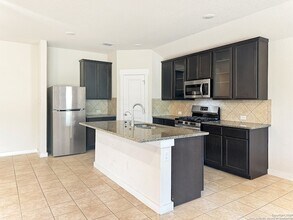 4351 W Vasquez Cir in Converse, TX - Building Photo - Building Photo