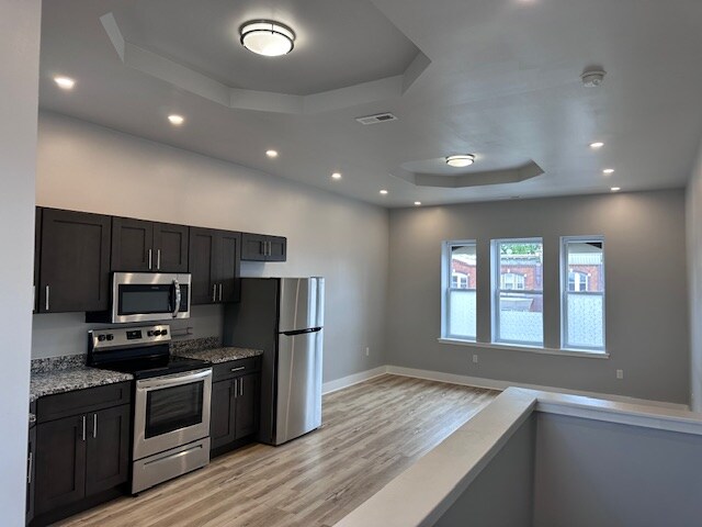 1131 S 52nd St in Philadelphia, PA - Building Photo