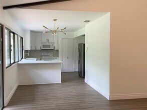 11809 Highland Oaks Trail in Austin, TX - Building Photo - Building Photo