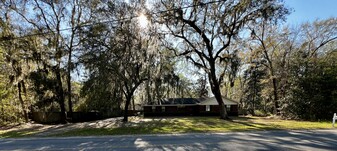 64 Island Dr in Midway, GA - Foto de edificio - Building Photo