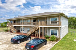 The Commons Apartments at Hickory Creek in Giddings, TX - Building Photo