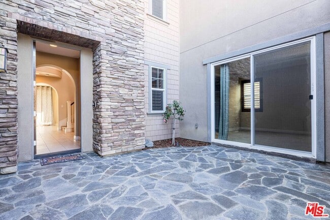 28128 N Anvil Ct in Santa Clarita, CA - Building Photo - Building Photo