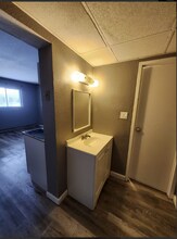 111 S Summit St, Unit 227 in Toledo, OH - Foto de edificio - Building Photo